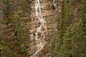 aérien vue de anges escalier chutes dans yoho nationale parc photo