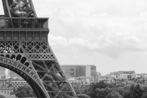 noir et blanc photo de détail de Eiffel la tour dans Paris