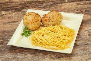 spaghetti avec escalope de poulet maison photo