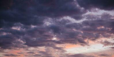 incroyable coloré orageux ciel photo