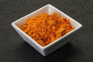 poudre de curcuma aromatique photo