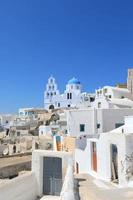 Ville d'Oia sur l'île de Santorin, Grèce photo