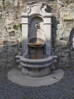 ancienne fontaine à eau ou barboteur