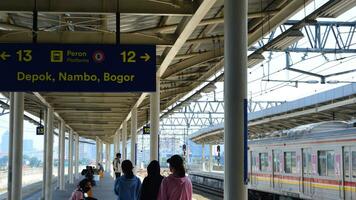 banlieusard ligne ou électrique train dans Djakarta, Indonésie. photo