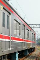 banlieusard ligne ou électrique train dans Djakarta, Indonésie. photo