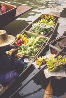 damnoen Saduak flottant marché dans Ratchaburi près Bangkok, Thaïlande photo