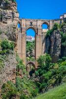 pont de ronde, un de le plus célèbre blanc villages de malaga, andalousie, Espagne photo