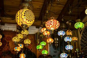 arabe les lampes et lanternes dans le Marrakech, Maroc photo