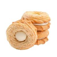 bague en forme de beurre sables sandwich des biscuits avec crémeux remplissage saupoudré avec sucre photo