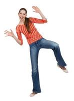femme joyeuse en jeans s'amusant photo