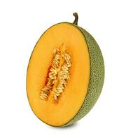 moitié de délicieux cantaloup melon dans une la Coupe transversale, isolé sur blanc Contexte avec copie espace pour texte ou images. côté voir. fermer tir. photo