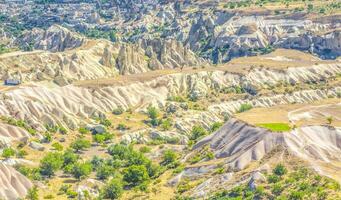 bizarre Roche formations de volcanique tuf et basalte dans cappadoce, dinde photo