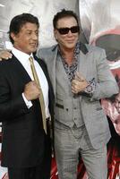 los angeles août 3 Sylvestre stalle mickey Rourke arrive à le consommables la première à graumans chinois théâtre sur août 3 2010 dans los angeles Californie photo