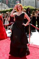 los angeles août 21 Christina hendricks arrive à le 2010 Créatif heure de grande écoute emmy récompenses à nokia théâtre à la vivre sur août 21 2010 dans los angeles Californie photo