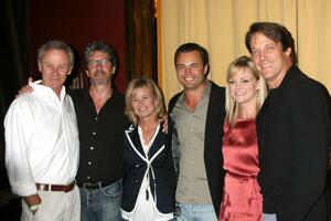 los angeles juillet 31 Tristan roger Charles shaughnessy Marie beth evans mat borlenghi marthe Madison Matthieu Ashford à le le baie fête à harry chapeau sur juillet 31 2010 dans los angeles Californie photo