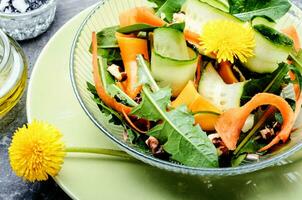 Frais pissenlit salade photo