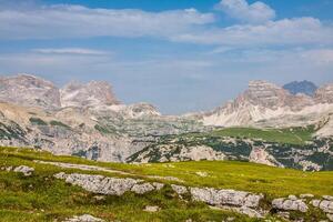 montagnes autour tre cime di lavaredo - dolomites, Italie photo