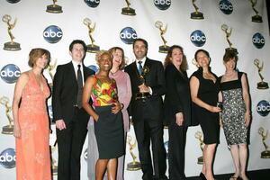 un la vie à la vie écrivains dans le presse pièce après elles ou ils a gagné un emmy à le jour Emmys 2008 à le kodak théâtre dans Hollywood Californie sur juin 20 2008 huches photo