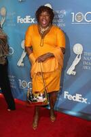 loretta devine en arrivant à le naacp déjeuner à le Beverly collines Hôtel dans Beverly collines Californie sur février sept 2009 photo