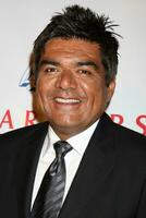 George lopez en arrivant à le aumôniers contra el cancer 9e annuel gala à le Hollywood palladium dans los angeles Californie sur septembre dix 2009 photo