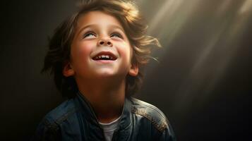 portrait de une souriant peu garçon sur une foncé Contexte. content enfance. ai généré photo