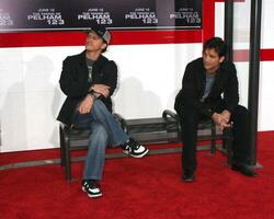 Clifton collins jr jonathan schaech en arrivant à le première de le prise de Pelham 123 à le mann village théâtre dans bois de l'ouest Californie sur juin 4 2009 photo