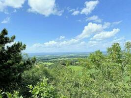 une vue sur la campagne du cheshire à peckforton hills photo