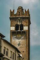 torre del gardello gardello la tour de xii siècle dans Vérone, Italie photo