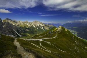 Montagne paysage de le stubai Alpes photo