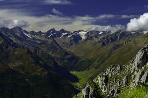 Montagne paysage de le stubai Alpes photo