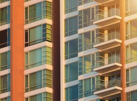 proche en haut de bleu moderne bâtiment. photo