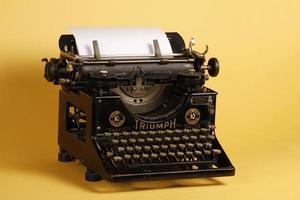 Turquie, 2021 - machine à écrire triomphe fabriquée en 1930 photo