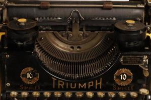 Turquie, 2021 - machine à écrire triomphe fabriquée en 1930 photo