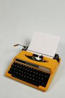 Turquie, 2021 - machine à écrire portable fabriquée en 1980