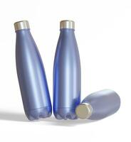 l'eau bouteille isolé sur blanc Contexte le rendu 3d illustration avec métallique texture photo