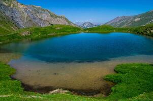 Lac Clause Ceillac inqeyras dans hautes Alpes dans France photo