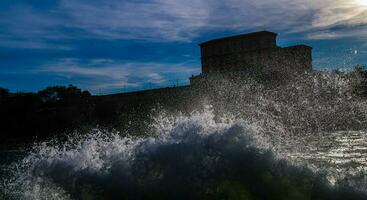 vague sur le Port de marseille photo