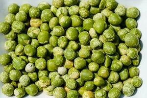 pois soupe fabriqué avec des légumes de le posséder jardin photo