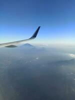 aérien vue de le commercial avion fenêtre photo