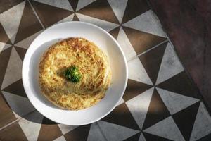 omelette espagnole tortilla tapas nourriture traditionnelle sur fond rustique traditionnel photo