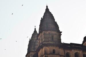 magnifique vue de orchha palais fort, raja mahal et chaturhuj temple de jahangir Mahal, orchha, madhya pradesh, jahangir mahal orchha fort dans orchha, madhya pradesh, Indien archéologique des sites photo