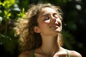 ai généré content souriant fille avec frisé cheveux est assis parmi copains rayonnant chaleur et soutien pendant pleine conscience battre en retraite photo