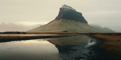 ai généré génératif ai, Islande magnifique brumeux sauvage paysage avec montagnes, esthétique en sourdine couleurs, photo