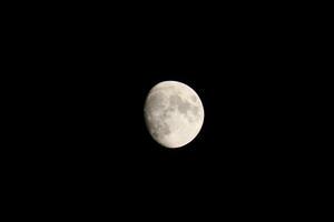 plein lune brillant dans le tomber ciel dans pensacola Floride, uni États octobre 23 2023 photo