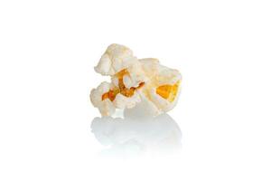 pop corn macro sur une blanc Contexte photo