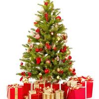 ai généré une photo décoré Noël arbre avec cadeaux isolé sur blanc Contexte ai généré