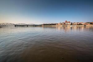 vue sur courir vieux ville plus de vistule rivière, Pologne photo