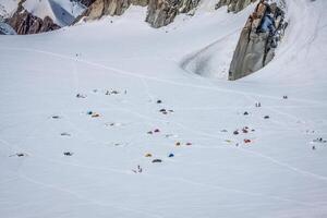 base camp sur cosmique itinéraire, Chamonix, France photo