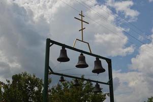 cloches dans un monastère orthodoxe photo