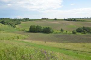 collines verdoyantes du village photo